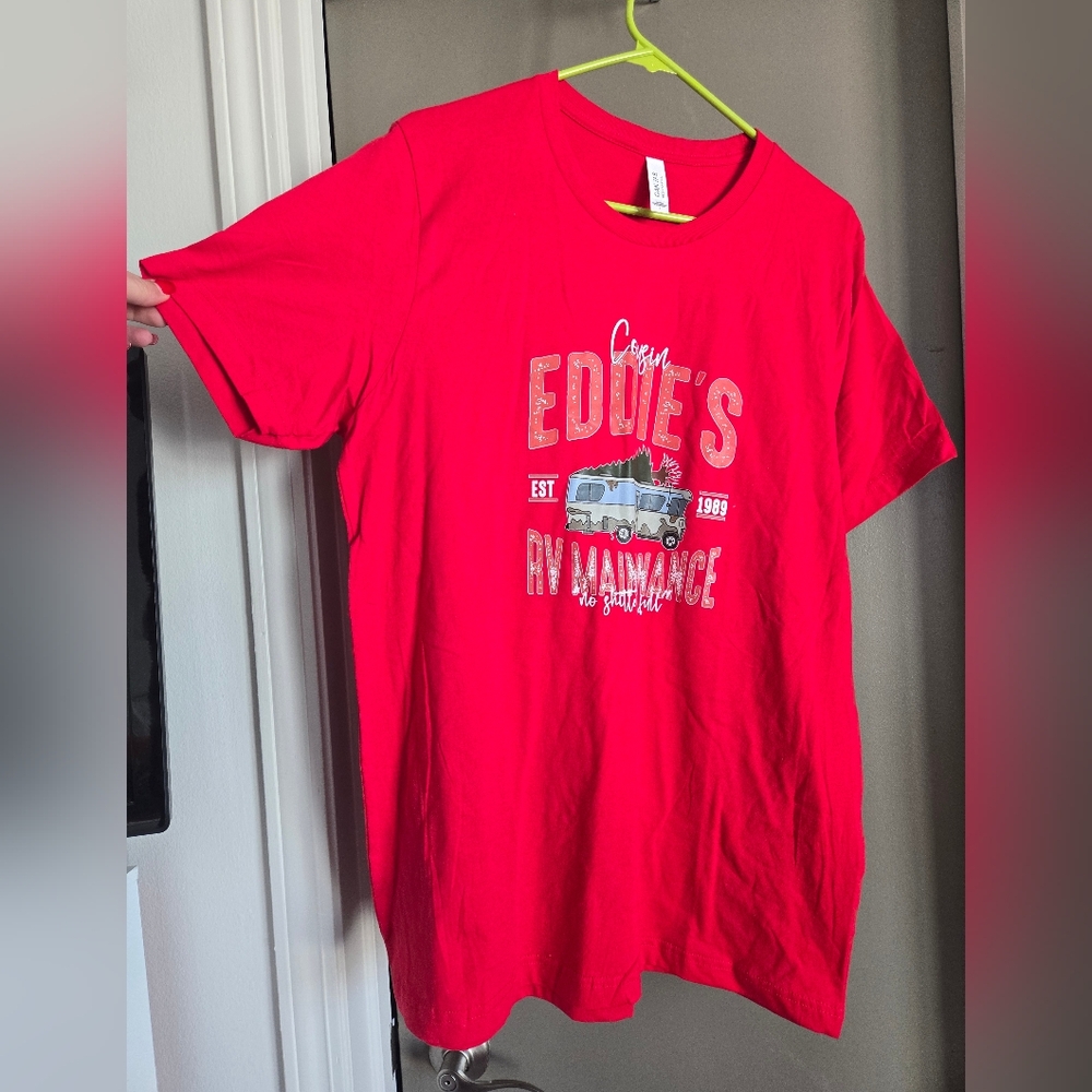 Sold---Men cousin Eddie's chrismas shirt large - Picture 1 of 4